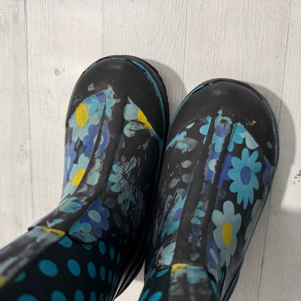 BOGS classic snow boots girls black and blue polka dot floral kids size 13 - Picture 4 of 11